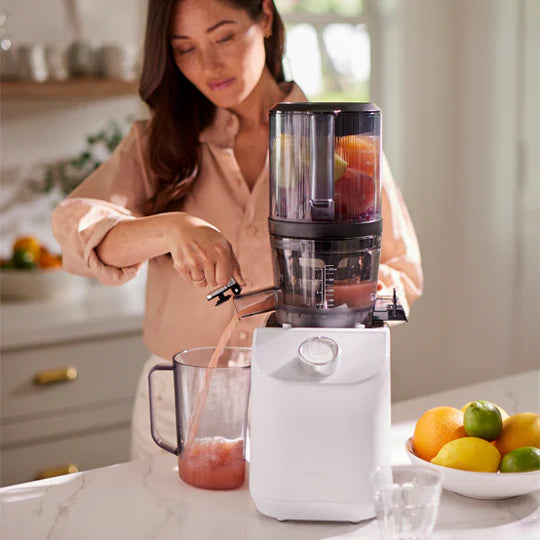 NAMA JUICER AND BLENDER C2